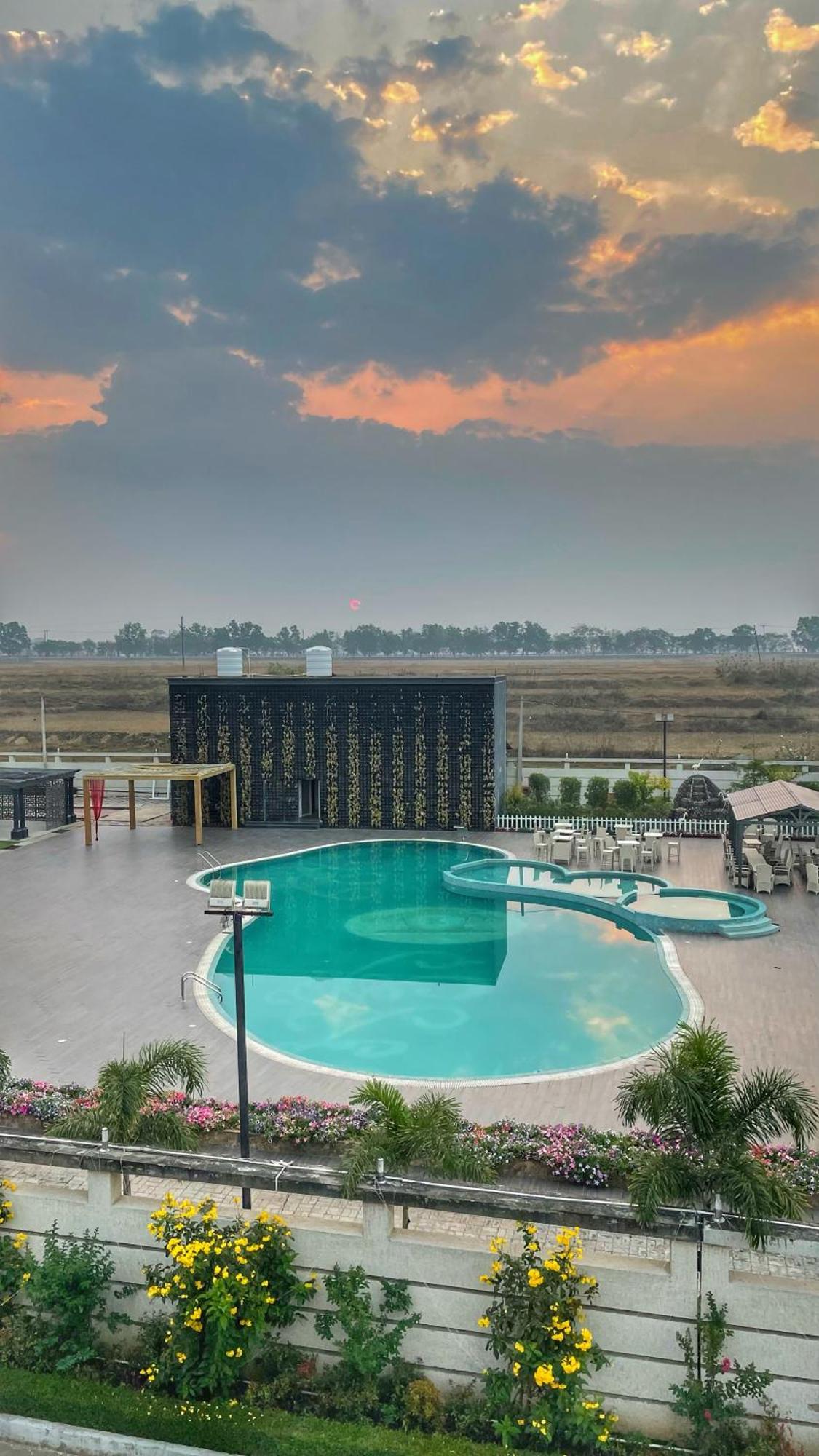 Kanke Resort Ratu Екстер'єр фото